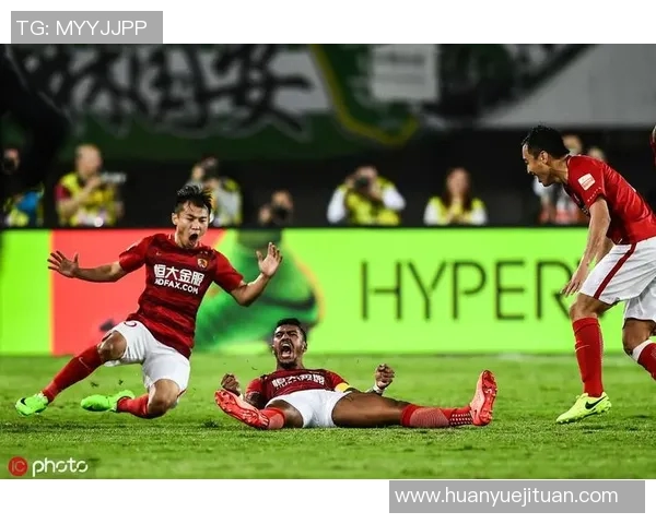 多台解说激情碰撞国安与恒大巅峰对决精彩回顾与分析 多台解说激情碰撞国安与恒大巅峰对决精彩回顾与分析